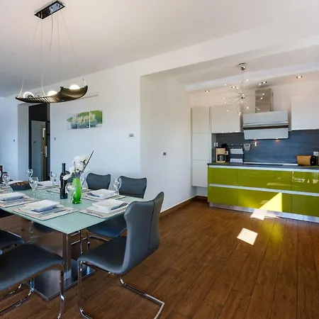 Legara Villa *